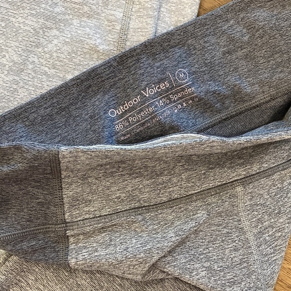 Outdoor Voices Grey Colorblock 7/8 leggings - Picture 6 of 7
